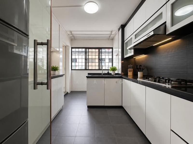 240 Serangoon Avenue 2, 240 Serangoon Avenue 2, Hougang / Punggol / Sengkang, 3 Bedrooms, 904 sqft, HDB Flat For Sale, by Pei Xuan Goh, 500250993 - Kitchen - PropertyGuru.com.sg