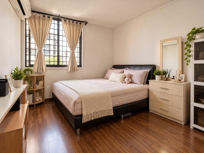 240 Serangoon Avenue 2, 240 Serangoon Avenue 2, Hougang / Punggol / Sengkang, 3 Bedrooms, 904 sqft, HDB Flat For Sale, by Pei Xuan Goh, 500250993 - Bedroom - PropertyGuru.com.sg