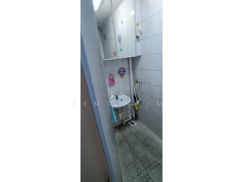 Acacia Court, 2 Pandan Valley, Clementi Park / Upper Bukit Timah, 1,829 sqft, Shop / Shophouse For Sale, by Remus Lim, 500250996 - Bathroom - CommercialGuru.com.sg
