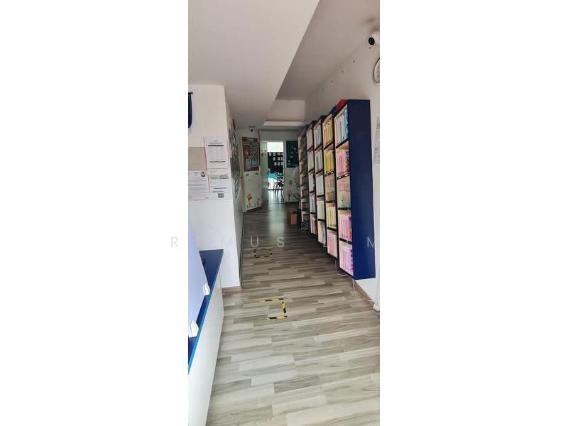 Acacia Court, 2 Pandan Valley, Clementi Park / Upper Bukit Timah, 1,829 sqft, Shop / Shophouse For Sale, by Remus Lim, 500250996 - Corridor - CommercialGuru.com.sg