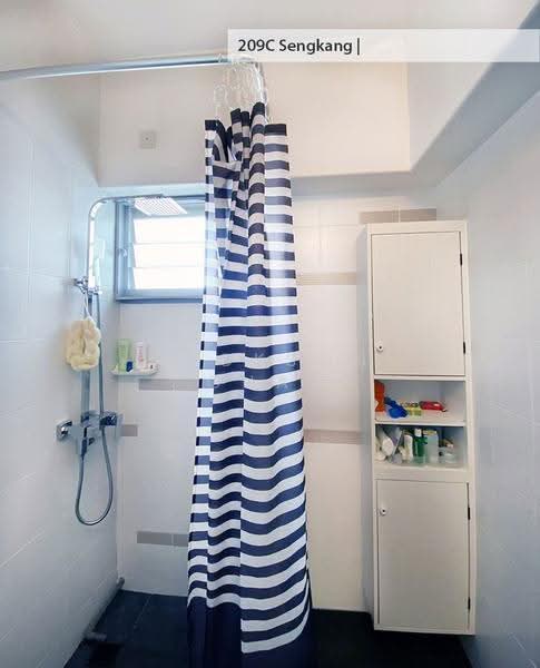 Master Bedroom for rent in 209C Compassvale Lane, 097, , Room Rental, 155 sqft, HDB Flat For Rent, by Nickson Guay, 500250999 - Bathroom - PropertyGuru.com.sg
