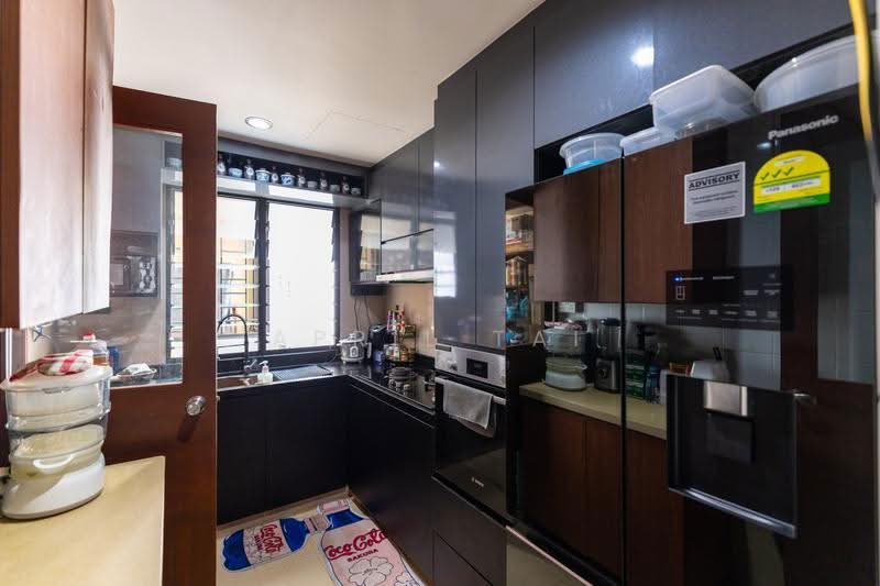 Woodsvale, 11 Woodlands Drive 72, Admiralty / Woodlands, 3 Bedrooms, 1,292 sqft, Condominium For Sale, by April Tai, 500251007 - Kitchen - PropertyGuru.com.sg