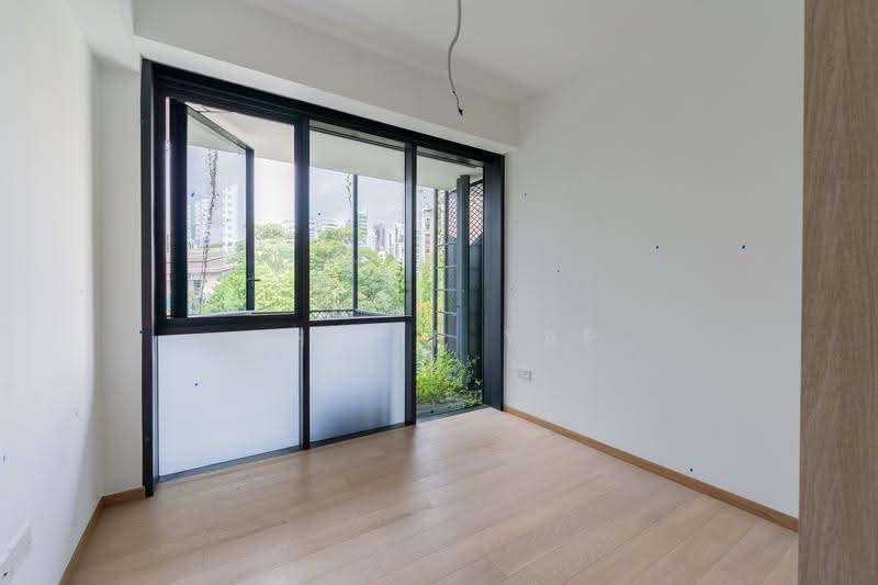 Jervois Mansion, 4 Jervois Close, Tanglin / Holland / Bukit Timah, 2 Bedrooms, 678 sqft, Condominium For Sale, by Philip Yap, 500251021 - Master Bedroom - PropertyGuru.com.sg