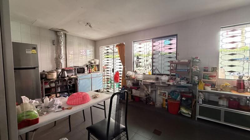 Jalan Rendang, East Coast / Marine Parade, 4 Bedrooms, 3,900 sqft, Semi-Detached House For Sale, by Jonathan Lee, 500251029 - Kitchen - PropertyGuru.com.sg