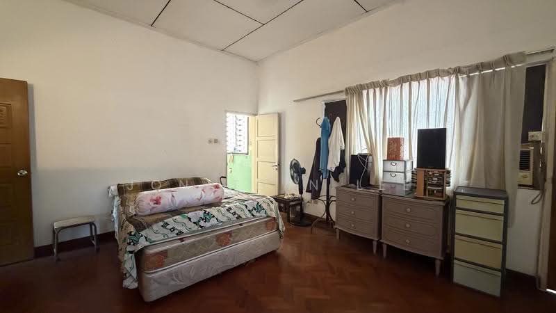Jalan Rendang, East Coast / Marine Parade, 4 Bedrooms, 3,900 sqft, Semi-Detached House For Sale, by Jonathan Lee, 500251029 - Bedroom - PropertyGuru.com.sg