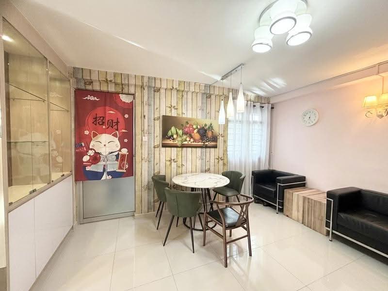 678D Jurong West Street 64, 678D Jurong West Street 64, Boon Lay / Jurong / Tuas, 3 Bedrooms, 1,184 sqft, HDB Flat For Sale, by Joyce Chua, 500251038 - Living Room - PropertyGuru.com.sg