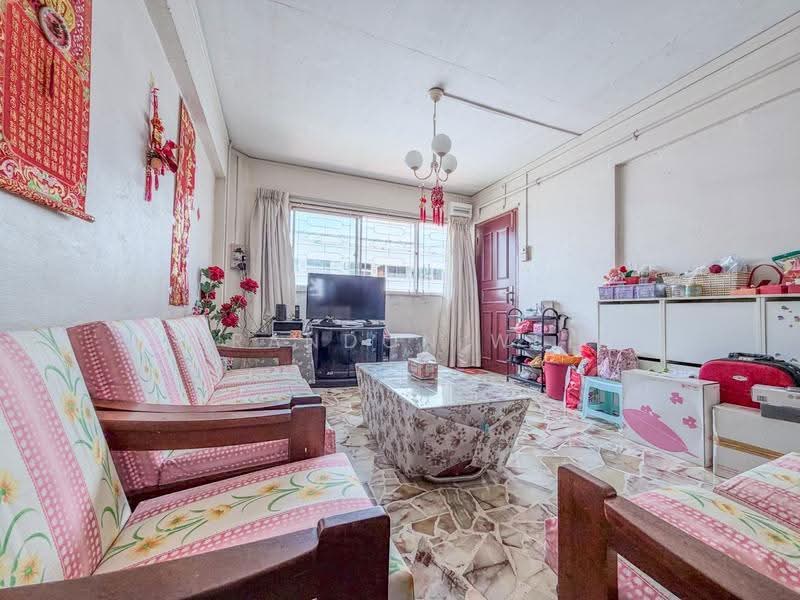 116 Yishun Ring Road, 116 Yishun Ring Road, Sembawang / Yishun, 3 Bedrooms, 1,119 sqft, HDB Flat For Sale, by Brandon Wee, 500251048 - Living Room - PropertyGuru.com.sg