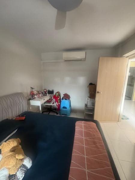 34 Upper Cross Street, 34 Upper Cross Street, Boat Quay / Raffles Place / Marina, Room Rental, 150 sqft, HDB Flat For Rent, by Eddie Goh, 500251052 - Bedroom - PropertyGuru.com.sg