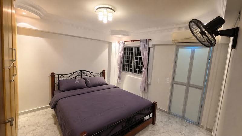 206 Tampines Street 21, 206 Tampines Street 21, Pasir Ris / Tampines, 2 Bedrooms, 850 sqft, HDB Flat For Sale, by Tan Shi Jie, 500251068 - Bedroom - PropertyGuru.com.sg