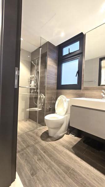 River Isles, 54 Edgedale Plains, Hougang / Punggol / Sengkang, 4 Bedrooms, 1,496 sqft, Condominium For Sale, by Heng Heng, 500251078 - Studio Bathroom - PropertyGuru.com.sg
