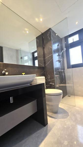 River Isles, 54 Edgedale Plains, Hougang / Punggol / Sengkang, 4 Bedrooms, 1,496 sqft, Condominium For Sale, by Heng Heng, 500251078 - Master Bathroom - PropertyGuru.com.sg