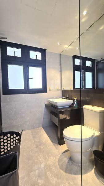 River Isles, 54 Edgedale Plains, Hougang / Punggol / Sengkang, 4 Bedrooms, 1,496 sqft, Condominium For Sale, by Heng Heng, 500251078 - Master Bathroom - PropertyGuru.com.sg