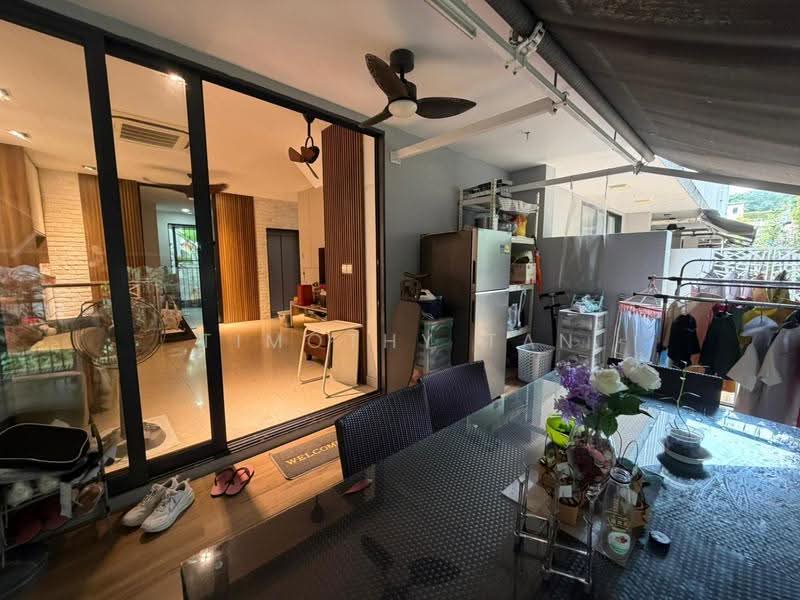 Elite Residences, East Coast / Marine Parade, 4 Bedrooms, 3,864 sqft, Cluster House For Sale, by Timothy Tan, 500251079 - Living Room - PropertyGuru.com.sg