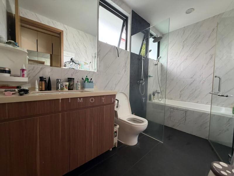 Elite Residences, East Coast / Marine Parade, 4 Bedrooms, 3,864 sqft, Cluster House For Sale, by Timothy Tan, 500251079 - Bathroom - PropertyGuru.com.sg