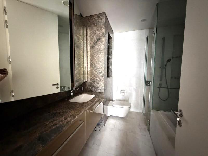 South Beach Residences, 28 South Beach Road, Beach Road / Bugis / Rochor, 2 Bedrooms, 1,087 sqft, Condominium For Sale, by Jaime Lim, 500251106 - #26-xx Master Bathroom - PropertyGuru.com.sg