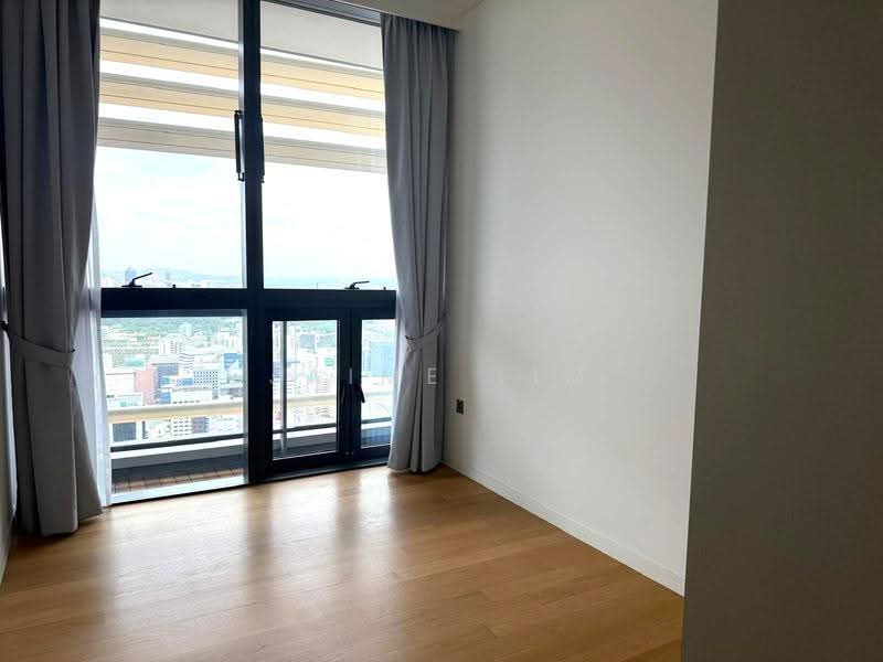 South Beach Residences, 28 South Beach Road, Beach Road / Bugis / Rochor, 2 Bedrooms, 1,087 sqft, Condominium For Sale, by Jaime Lim, 500251106 - #37-xx Bedroom 1 - PropertyGuru.com.sg