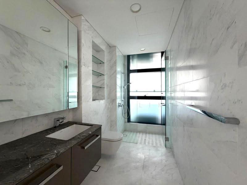 South Beach Residences, 28 South Beach Road, Beach Road / Bugis / Rochor, 2 Bedrooms, 1,087 sqft, Condominium For Sale, by Jaime Lim, 500251106 - #41-xx Common Bathroom - PropertyGuru.com.sg