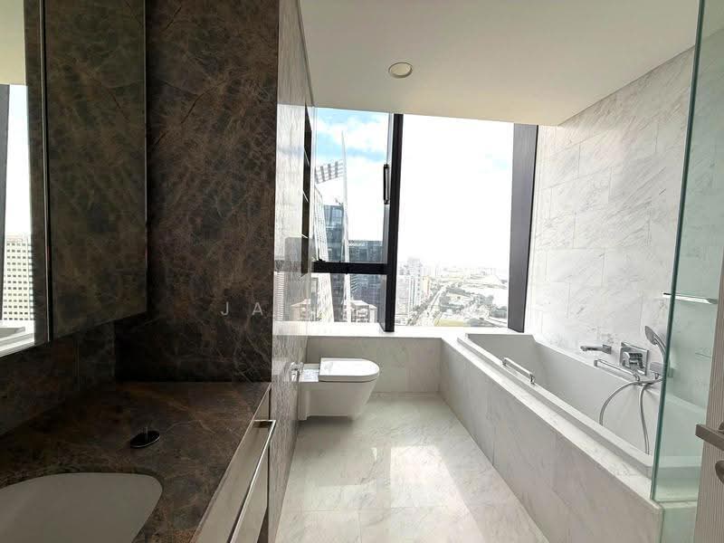 South Beach Residences, 28 South Beach Road, Beach Road / Bugis / Rochor, 2 Bedrooms, 1,087 sqft, Condominium For Sale, by Jaime Lim, 500251106 - #41-xx Master Bathroom - PropertyGuru.com.sg