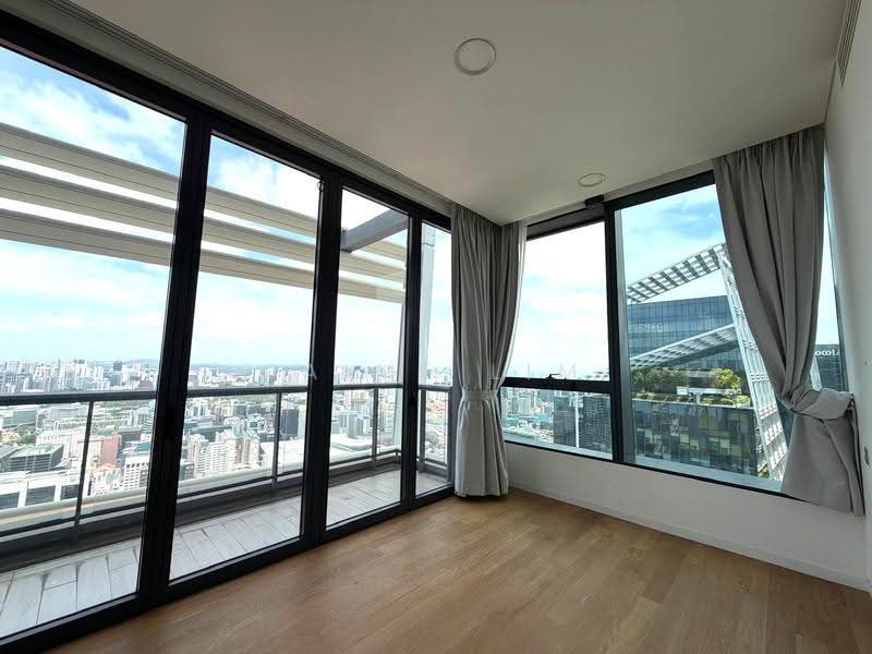 South Beach Residences, 28 South Beach Road, Beach Road / Bugis / Rochor, 2 Bedrooms, 1,087 sqft, Condominium For Sale, by Jaime Lim, 500251106 - #41-xx Master Bedroom - PropertyGuru.com.sg
