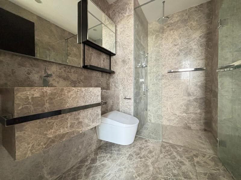 Martin Modern, 8 Martin Place, Orchard / River Valley, 2 Bedrooms, 764 sqft, Apartment For Sale, by Jansen Kee, 500251134 - Bathroom - PropertyGuru.com.sg