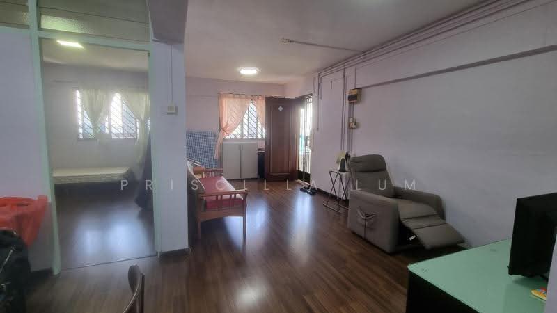 465 Ang Mo Kio Avenue 10, 465 Ang Mo Kio Avenue 10, Ang Mo Kio / Bishan / Thomson, 2 Bedrooms, 883 sqft, HDB Flat For Sale, by Priscilla Lum, 500251140 - Living Room - PropertyGuru.com.sg