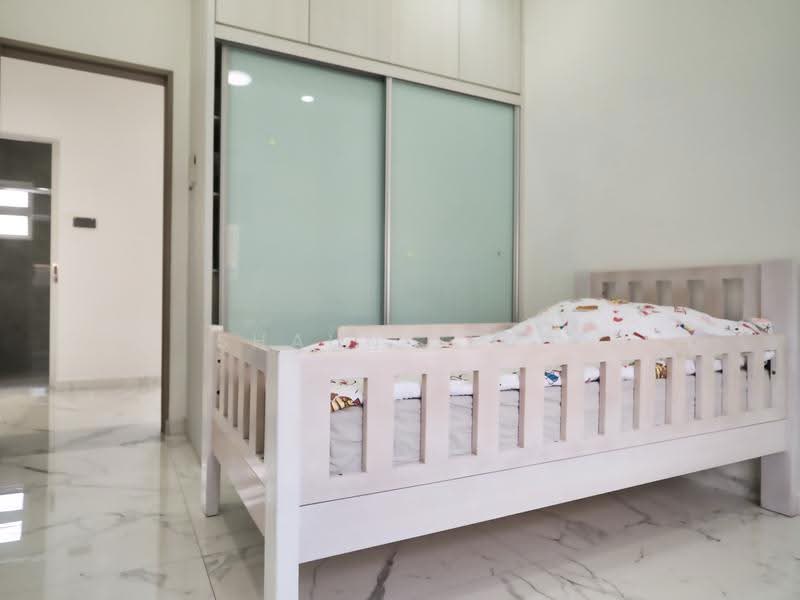 How Sun Park, How Sun Avenue, Hougang / Punggol / Sengkang, 4 Bedrooms, 1,224 sqft, Terraced House For Sale, by Shaun Seah, 500251142 - Bedroom - PropertyGuru.com.sg