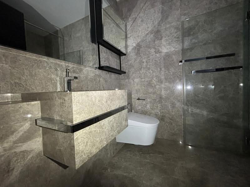 Martin Modern, 8 Martin Place, Orchard / River Valley, 3 Bedrooms, 1,087 sqft, Apartment For Sale, by Jansen Kee, 500251147 - Bathroom - PropertyGuru.com.sg