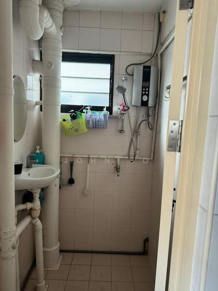 blk 34 upper cross street, , Room Rental, 100 sqft, HDB Flat For Rent, by John Ho, 500251152 - Bathroom - PropertyGuru.com.sg