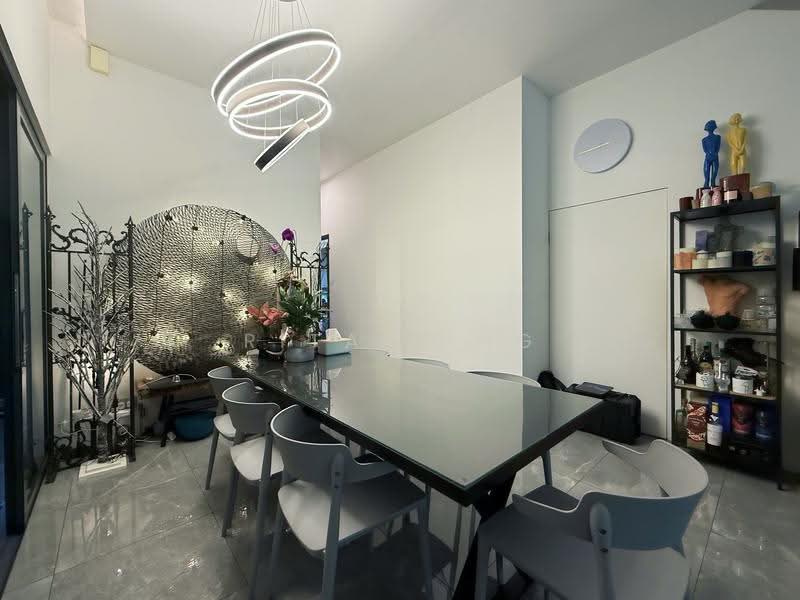 Opera Estate, Jalan Bangsawan, East Coast / Marine Parade, 5 Bedrooms, 3,300 sqft, Terraced House For Sale, by Rita King, 500251168 - Dining Room - PropertyGuru.com.sg
