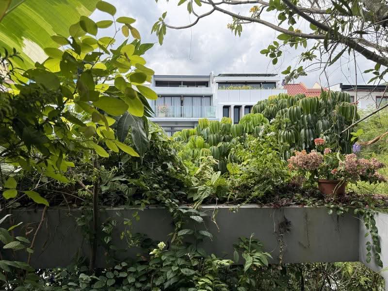 Opera Estate, Jalan Bangsawan, East Coast / Marine Parade, 5 Bedrooms, 3,300 sqft, Terraced House For Sale, by Rita King, 500251168 - Terrace Garden - PropertyGuru.com.sg