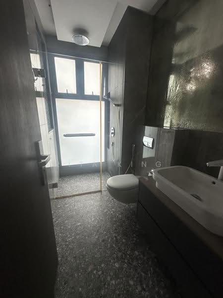 Opera Estate, Jalan Bangsawan, East Coast / Marine Parade, 5 Bedrooms, 3,300 sqft, Terraced House For Sale, by Rita King, 500251168 - Bathroom - PropertyGuru.com.sg