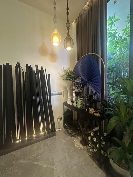 Opera Estate, Jalan Bangsawan, East Coast / Marine Parade, 5 Bedrooms, 3,300 sqft, Terraced House For Sale, by Rita King, 500251168 - Living Area Entrance - PropertyGuru.com.sg