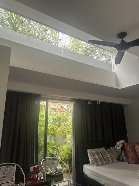 Opera Estate, Jalan Bangsawan, East Coast / Marine Parade, 5 Bedrooms, 3,300 sqft, Terraced House For Sale, by Rita King, 500251168 - Master Bedroom With Skylight - PropertyGuru.com.sg