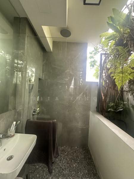 Opera Estate, Jalan Bangsawan, East Coast / Marine Parade, 5 Bedrooms, 3,300 sqft, Terraced House For Sale, by Rita King, 500251168 - Bathroom - PropertyGuru.com.sg