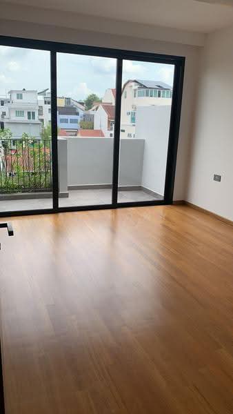 Sembawang Straits Estate, Jalan Machang, Sembawang / Yishun, 5 Bedrooms, 4,834 sqft, Terraced House For Sale, by Anthony Chua, 500251172 - Balcony - PropertyGuru.com.sg