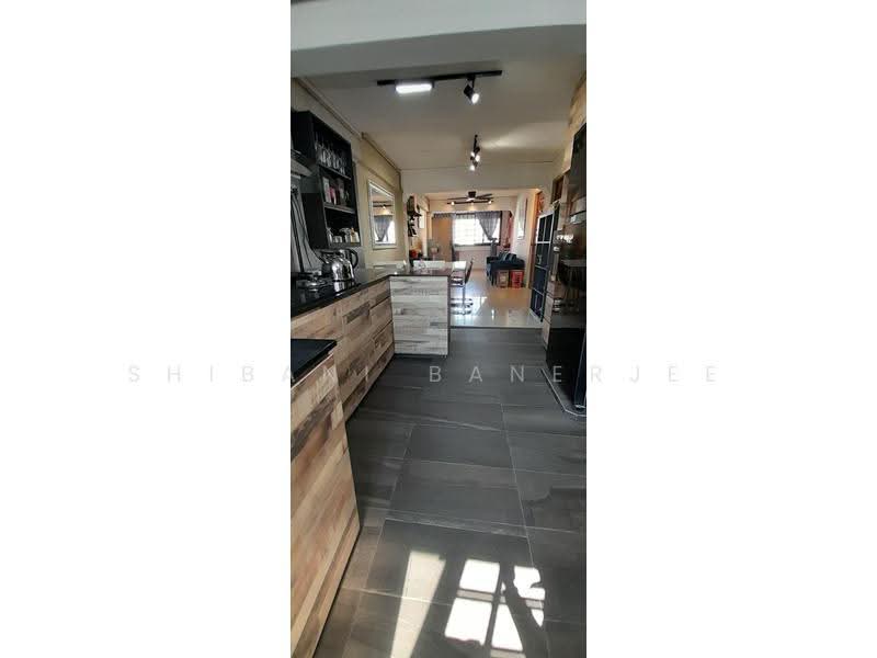205 Toa Payoh North, 205 Toa Payoh North, Balestier / Toa Payoh, 2 Bedrooms, 818 sqft, HDB Flat For Sale, by Shibani Banerjee, 500251204 - Kitchen - PropertyGuru.com.sg
