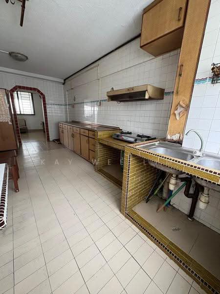 416 Tampines Street 41, 416 Tampines Street 41, Pasir Ris / Tampines, 3 Bedrooms, 904 sqft, HDB Flat For Sale, by Kay Wee Lim, 500251218 - Kitchen Original - PropertyGuru.com.sg