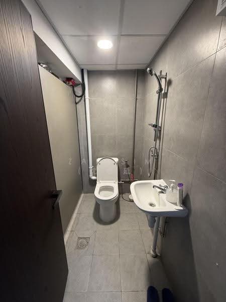 Tagore industrial ave, Tagore industrial ave, Mandai / Upper Thomson, 400 sqft, Dormitory For Rent, by Zan Sim (沈瓒延), 500251229 - Bathroom - CommercialGuru.com.sg