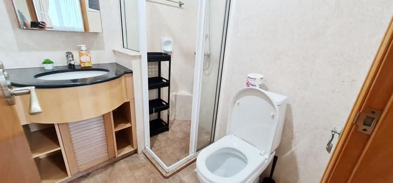 Queens, 10 Stirling Road, Alexandra / Commonwealth, Room Rental, 90 sqft, Condominium For Rent, by Jim Tan, 500251250 - Bathroom - PropertyGuru.com.sg