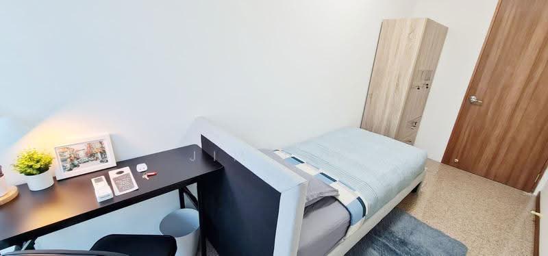 Queens, 10 Stirling Road, Alexandra / Commonwealth, Room Rental, 90 sqft, Condominium For Rent, by Jim Tan, 500251250 - Bedroom - PropertyGuru.com.sg
