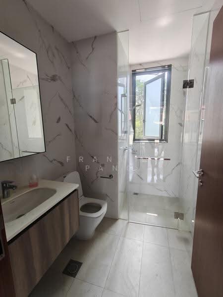 Lattice One, 1 Seraya Crescent, Ang Mo Kio / Bishan / Thomson, 3 Bedrooms, 872 sqft, Condominium For Rent, by Francis Pang, 500251263 - Bathroom - PropertyGuru.com.sg