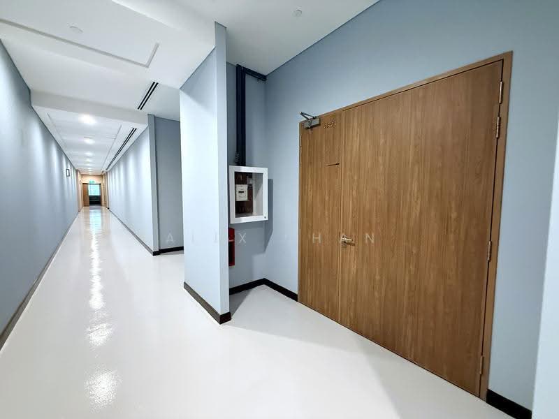 Cheap | Freehold | Alexandra | Near MRT | High Tech | Corporate Image, Alexandra, Harbourfront / Telok Blangah, 82,000 sqft, Light Industrial (B1) For Sale, by Alex Chan, 500251267 - Corridor - CommercialGuru.com.sg