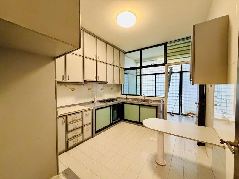 Lentor Terrace D26 Original 2 Sty Corner Terrace with Rebuild Potential, Lentor Terrace, Mandai / Upper Thomson, 3 Bedrooms, 2,200 sqft, Corner Terrace For Sale, by Terence Soon, 500251272 - Kitchen - PropertyGuru.com.sg