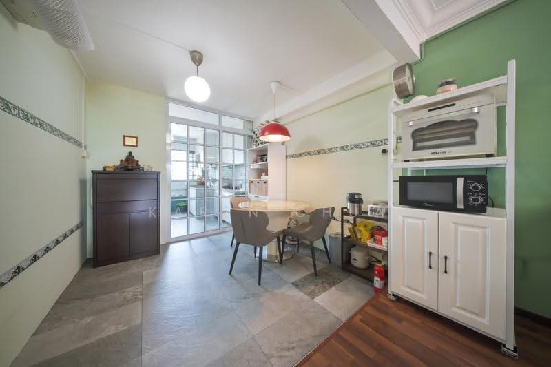 602 Clementi West Street 1, 602 Clementi West Street 1, Buona Vista / West Coast / Clementi New Town, 2 Bedrooms, 721 sqft, HDB Flat For Sale, by Karen Chua, 500251276 - Kitchen - PropertyGuru.com.sg