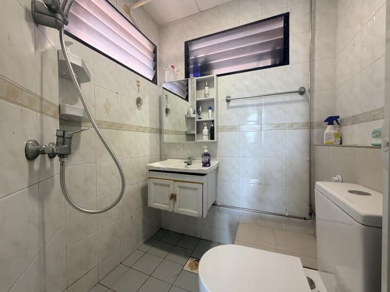 Kembangan Court, 5 Jalan Masjid, Eunos / Geylang / Paya Lebar, Room Rental, 100 sqft, Condominium For Rent, by Alex Goh, 500251279 - Bathroom - PropertyGuru.com.sg