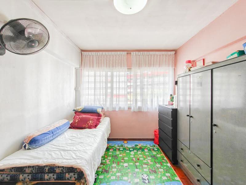 203 Tampines Street 21, 203 Tampines Street 21, Pasir Ris / Tampines, 3 Bedrooms, 1,432 sqft, HDB Flat For Sale, by Aiman Roza, 500251302 - Bedroom - PropertyGuru.com.sg