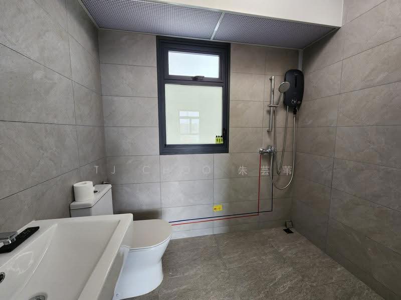 756 Woodlands Avenue 4, 756 Woodlands Avenue 4, Admiralty / Woodlands, 3 Bedrooms, 1,346 sqft, HDB Flat For Rent, by TJ Choo 朱芸苇, 500251310 - Bathroom - PropertyGuru.com.sg