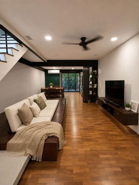 MacPherson Garden Estate, Jalan Gembira, Macpherson / Potong Pasir, 2 Bedrooms, 1,200 sqft, Terraced House For Sale, by Andrew Yek, 500251311 - Living Room - PropertyGuru.com.sg