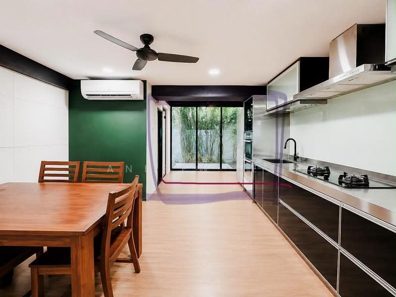 MacPherson Garden Estate, Jalan Gembira, Macpherson / Potong Pasir, 2 Bedrooms, 1,200 sqft, Terraced House For Sale, by Andrew Yek, 500251311 - Dining Room - PropertyGuru.com.sg