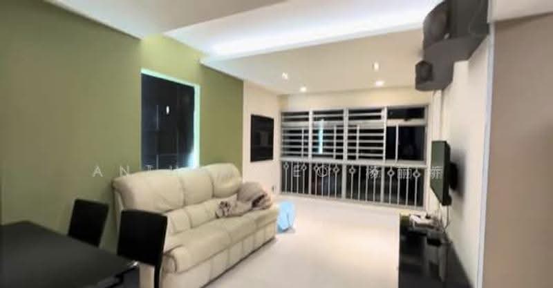 48 Strathmore Avenue, 48 Strathmore Avenue, Alexandra / Commonwealth, 3 Bedrooms, 968 sqft, HDB Flat For Rent, by Anthea Yeo 杨丽娇, 500251320 - Living Room - PropertyGuru.com.sg